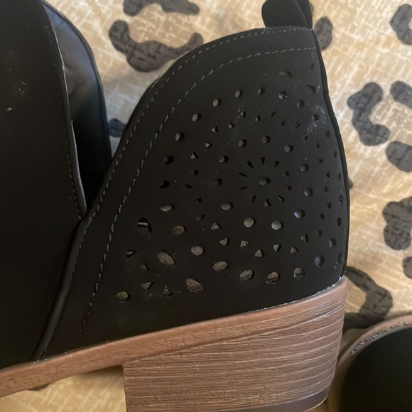 Black ankle boots - Picture 2 of 6